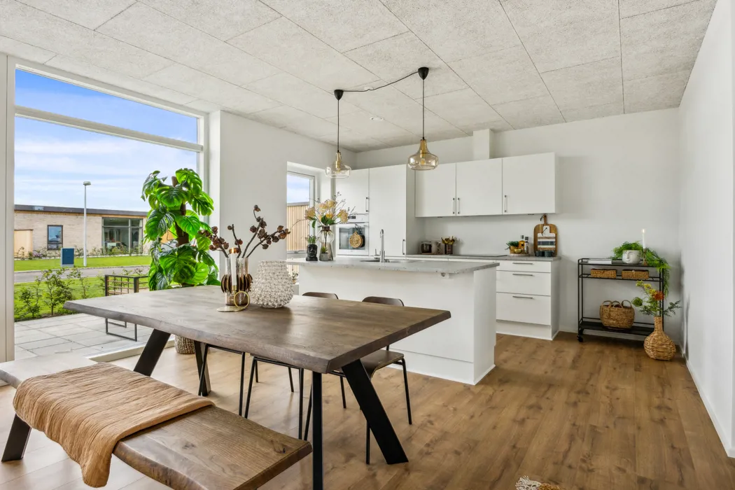 God planløsning og terrasse i roligt boligområde 1